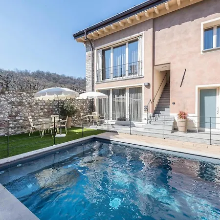 Fontanelle Gardapartments 6 *