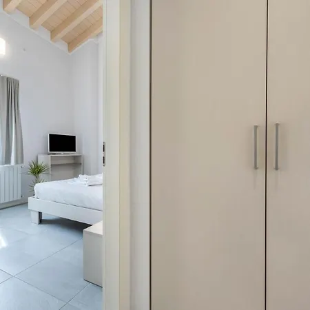 Fontanelle Gardapartments 6 アパート ポルペナッツェ・デル・ガルダ